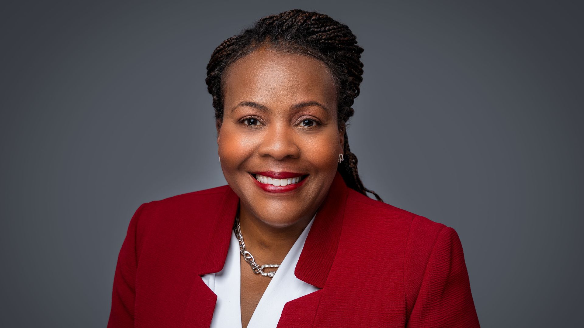 Headshot of Robin Shackleford.