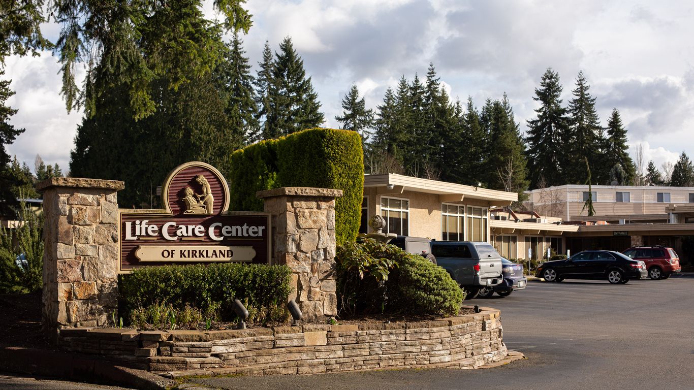 Federal government tells nursing homes to restrict visitors