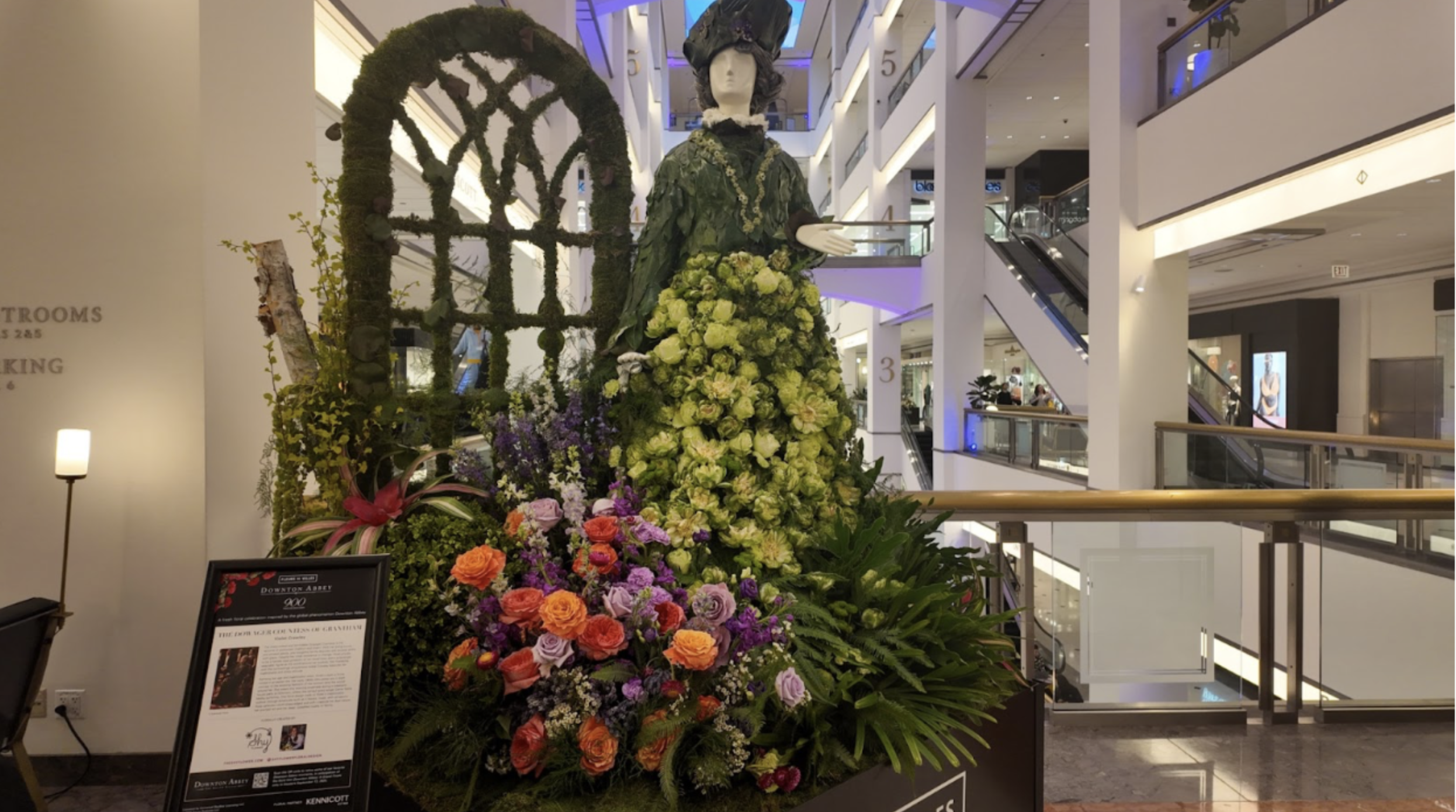 The Dowager Countess of Grantham Mannequin created by The Shy Flower.