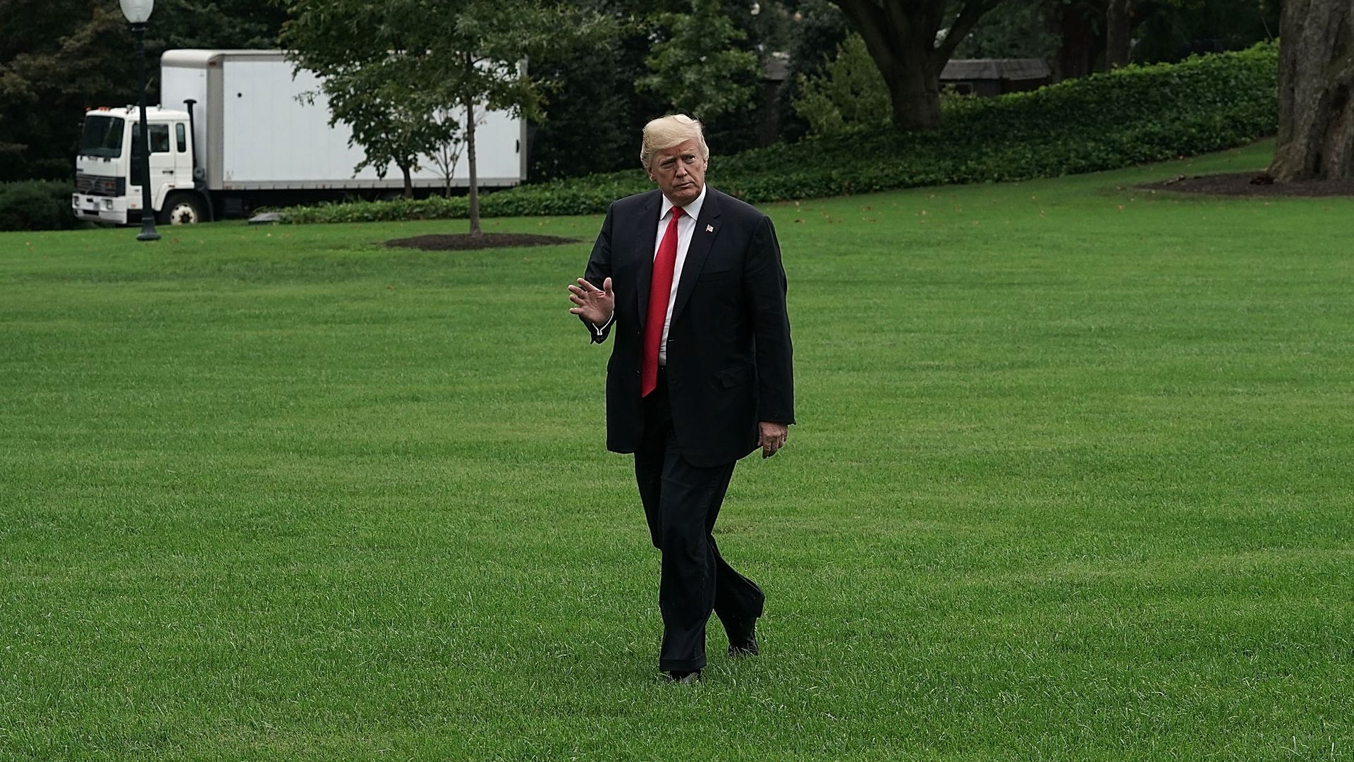 Donald Trump waves on the South Lawn of the White House