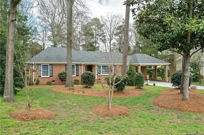 10316 Whitethorn Dr exterior