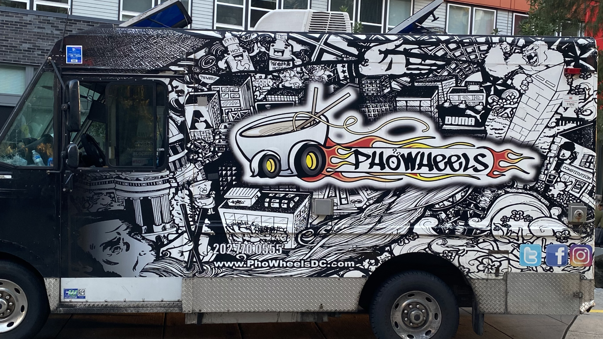PhoWheels food truck.