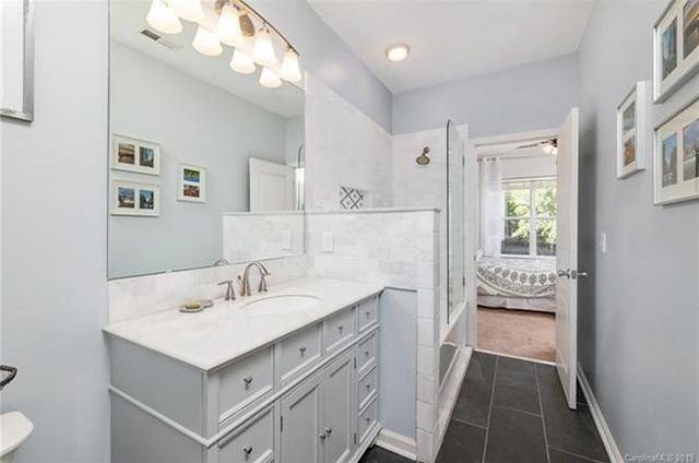 459 W Worthington Ave bath