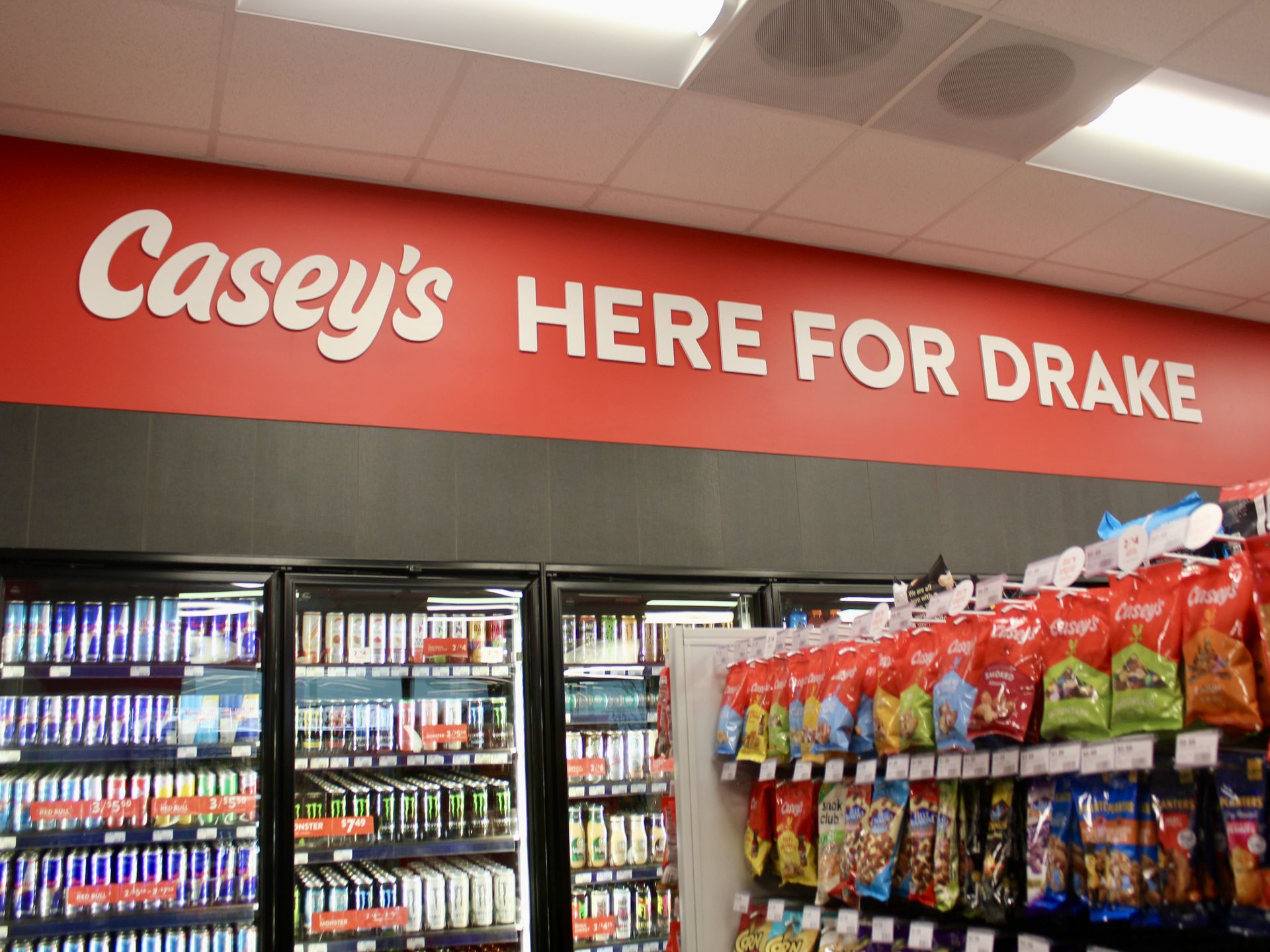 Casey's opens first non-fuel convenience store in Des Moines - Axios Des  Moines