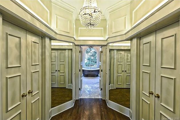 bathroom-queens-road-west-home-for-sale