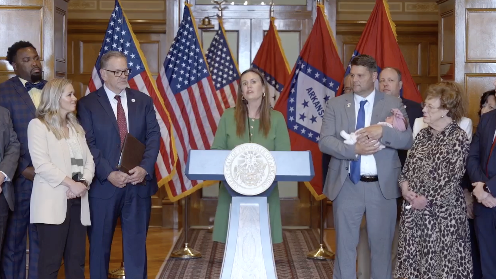 Gov. Sanders signs 2027 budget and calls for tax cuts - Axios NW Arkansas Gov. Sanders signs 2027 budget and calls for tax cuts - Axios NW Arkansas