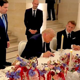 U.S. and Iran sign deal ahead of schedule
