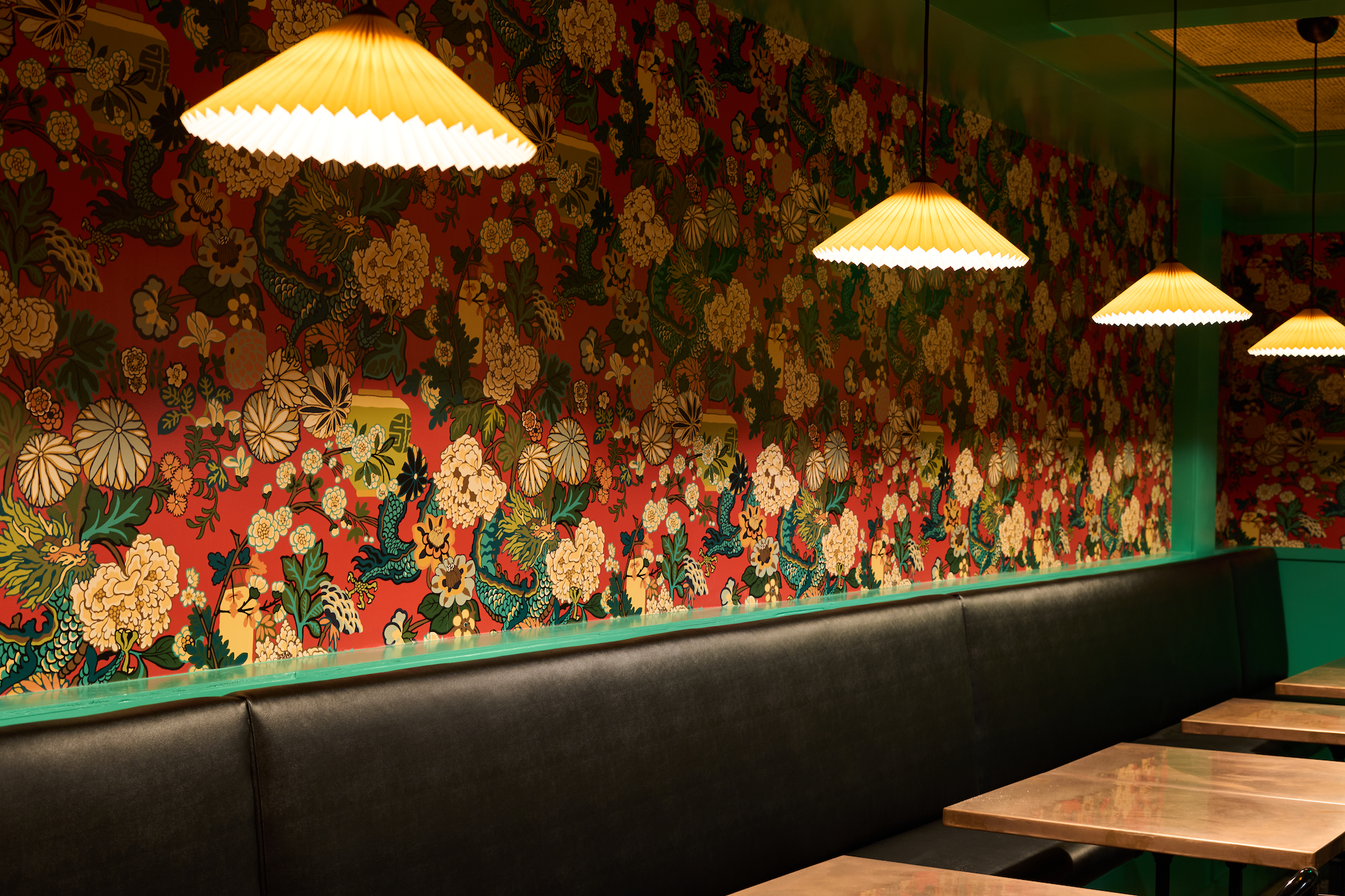 Floral wall paper in the dining room