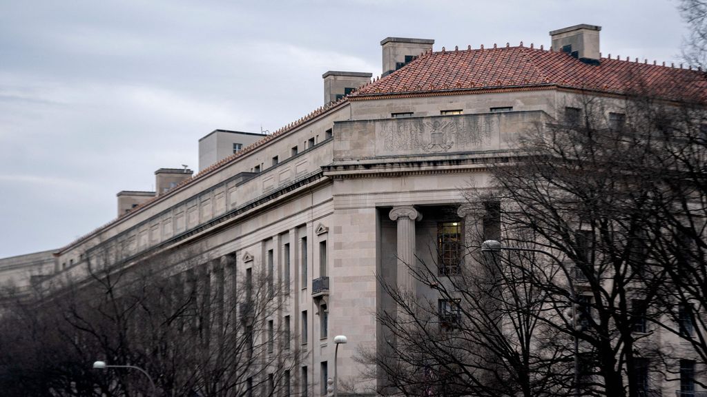 Federal Prisons On Nationwide Lockdown After 2 Inmates Killed In Texas