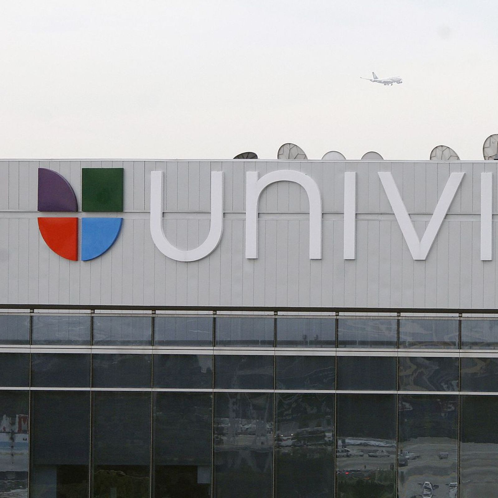 Univision sells majority stake to private investors