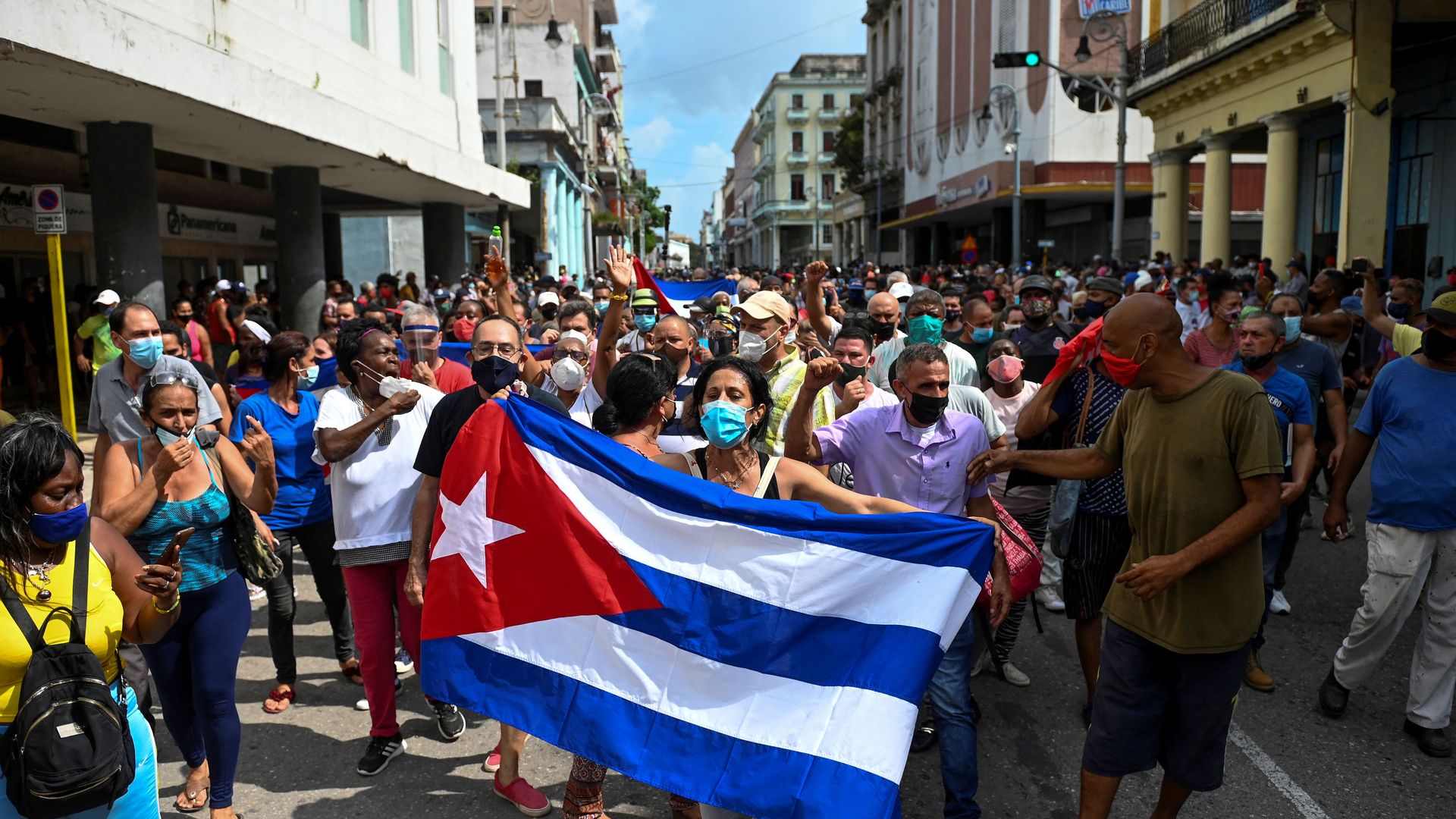 Picture of protesters in Cuba