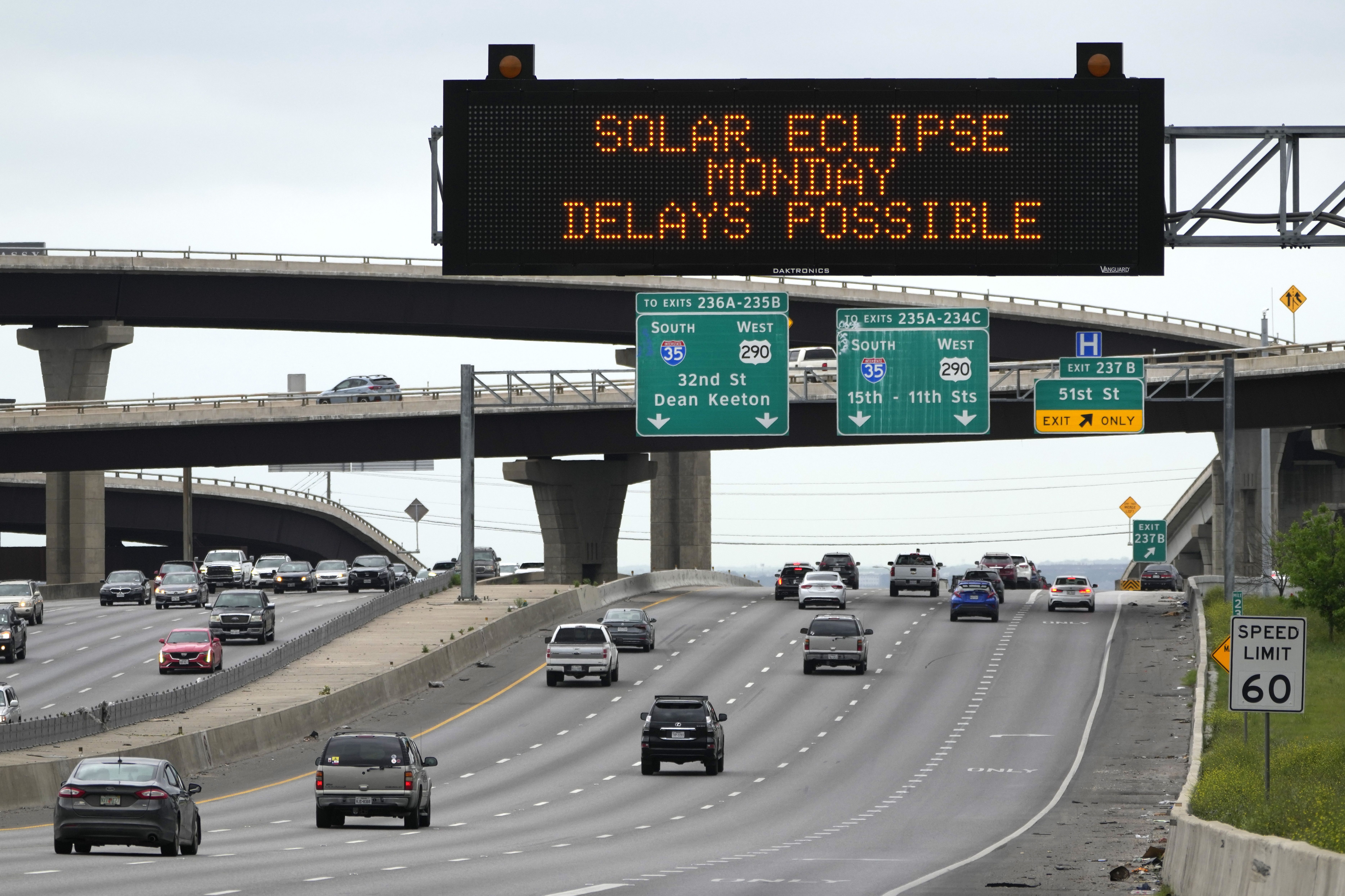 A road sign warning of traffic due to the total solar eclipse