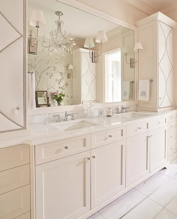 axios-charlotte-home-of-the-year-2022-primary-bath