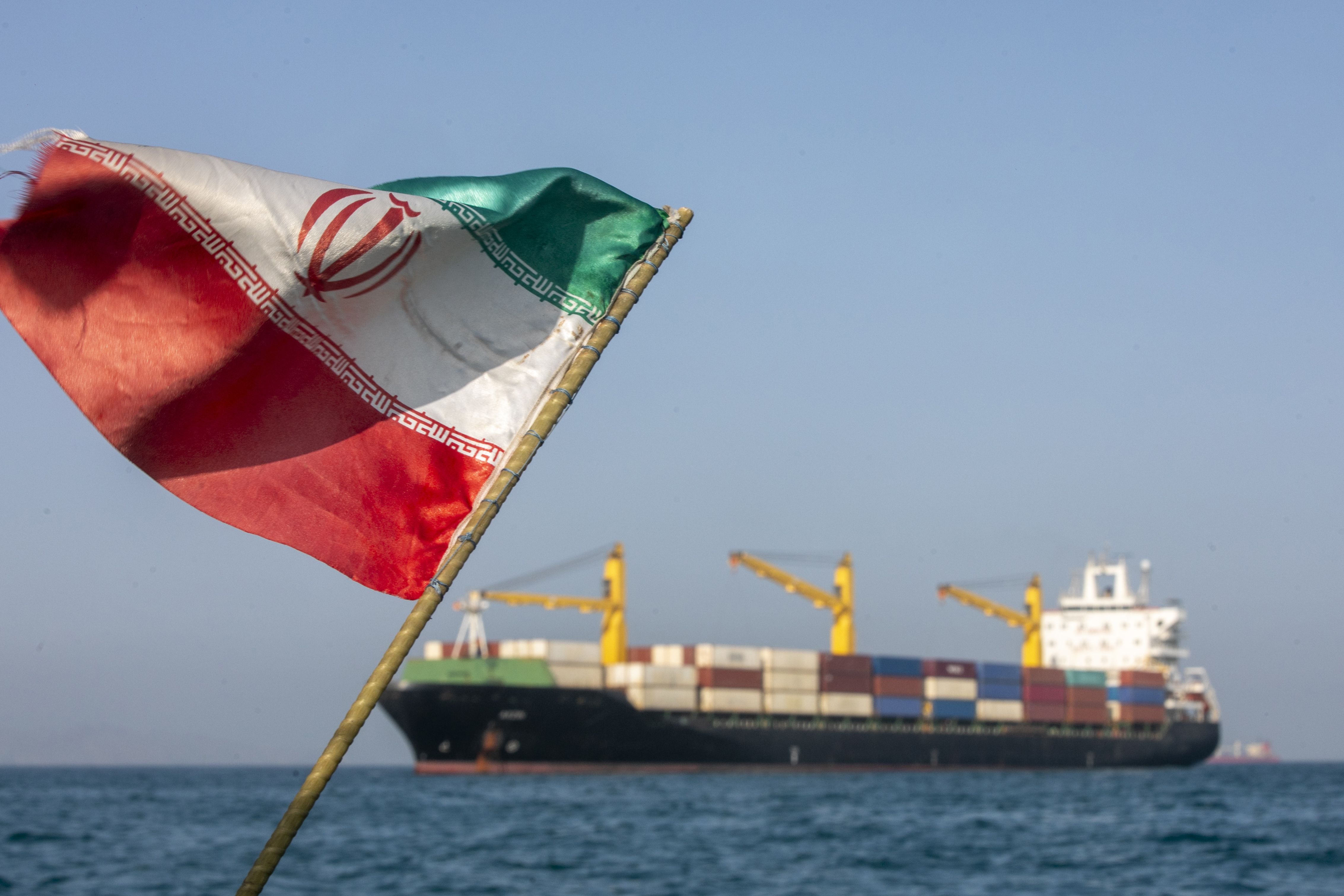 U.S. and Iran reach deal to extend ceasefire and open strait