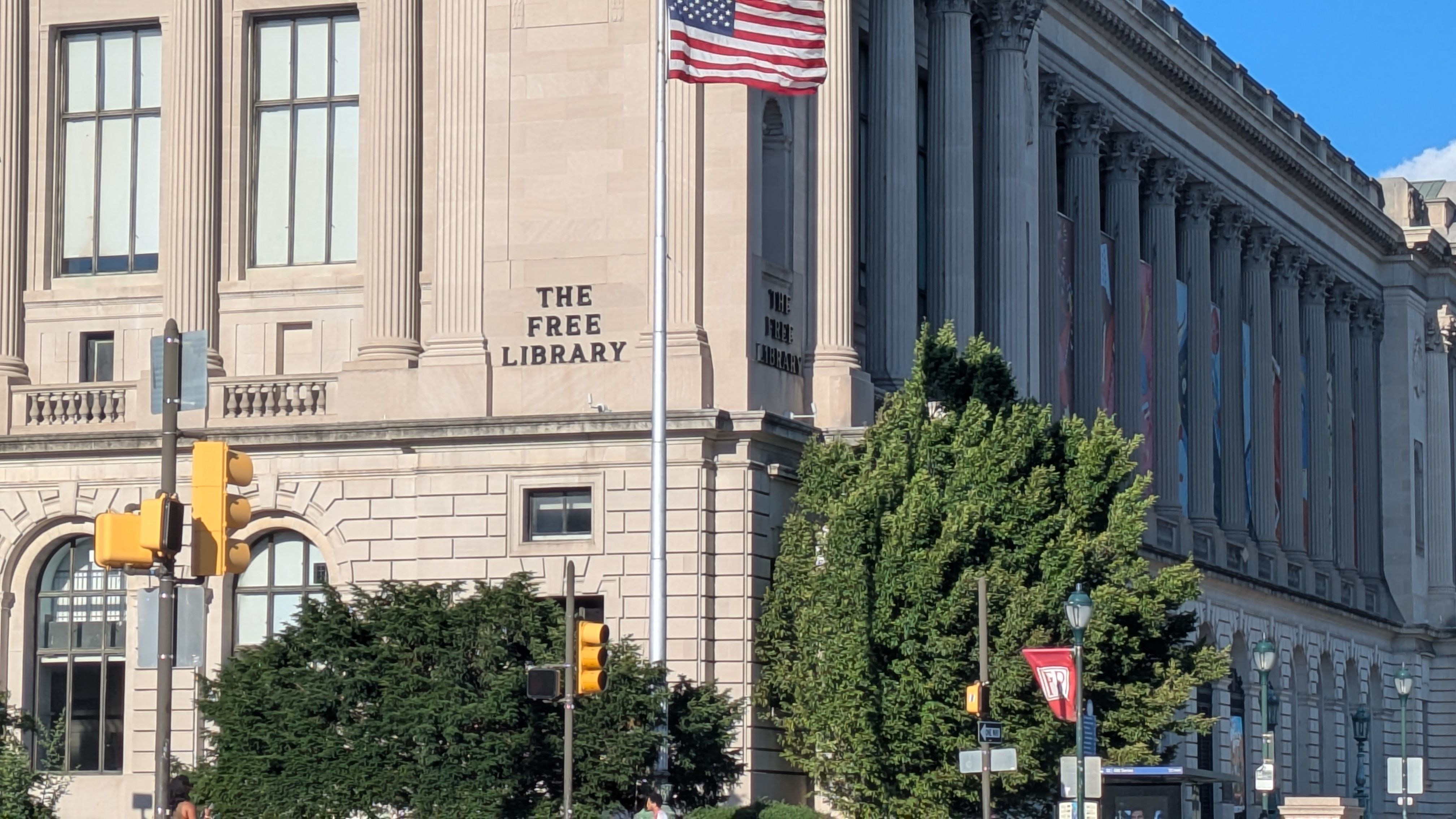 axios.com - Mike D'Onofrio - The logistics of delivering Philly library books to local branches