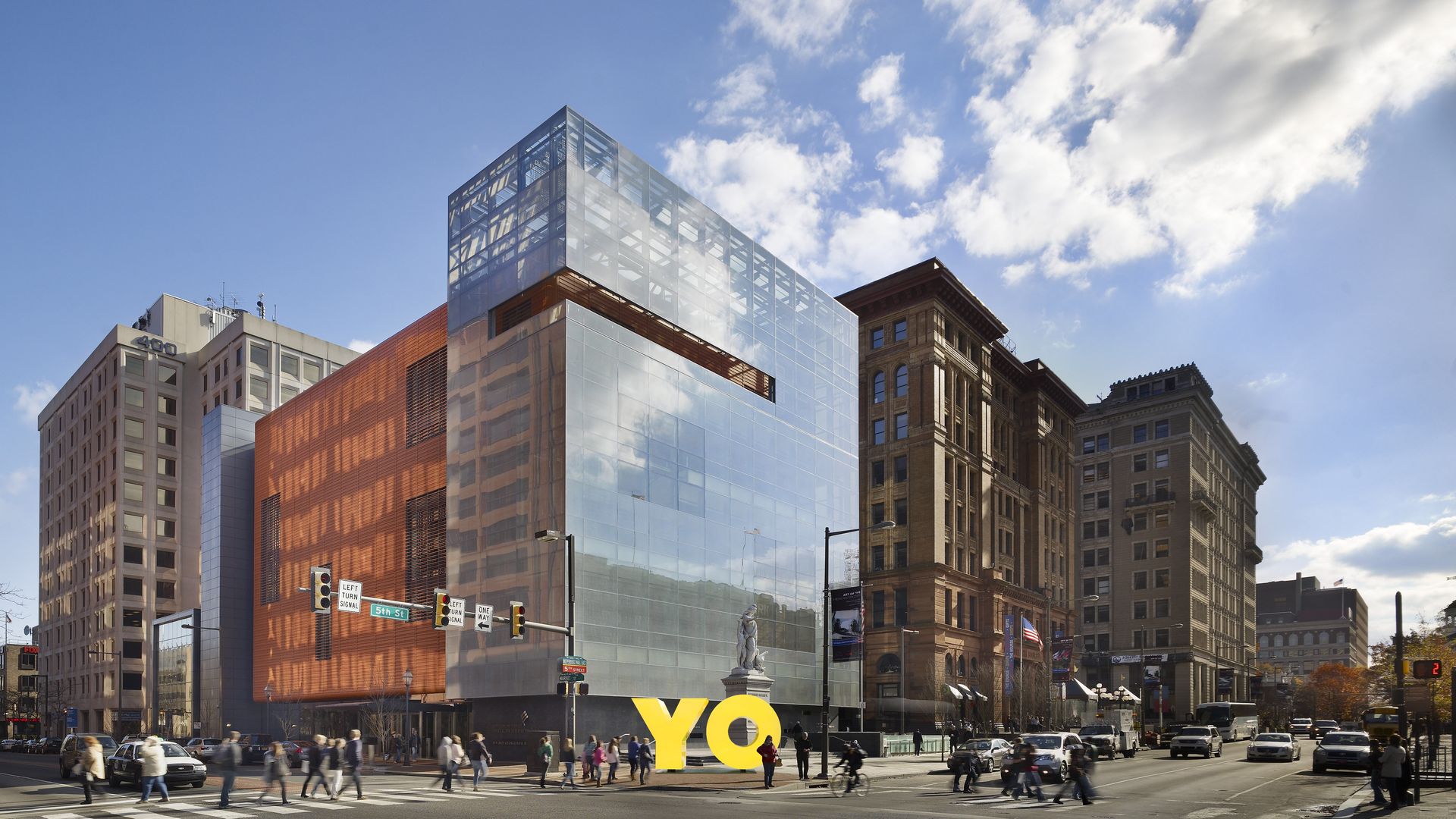 A rendering of the Deborah Kass' "OY/YO" sculpture in front of the Weitzman National Museum of American Jewish History in Philadelphia.