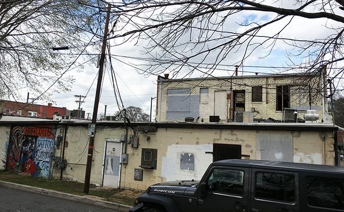 coaltrane's-plaza-midwood-outdoor-patio