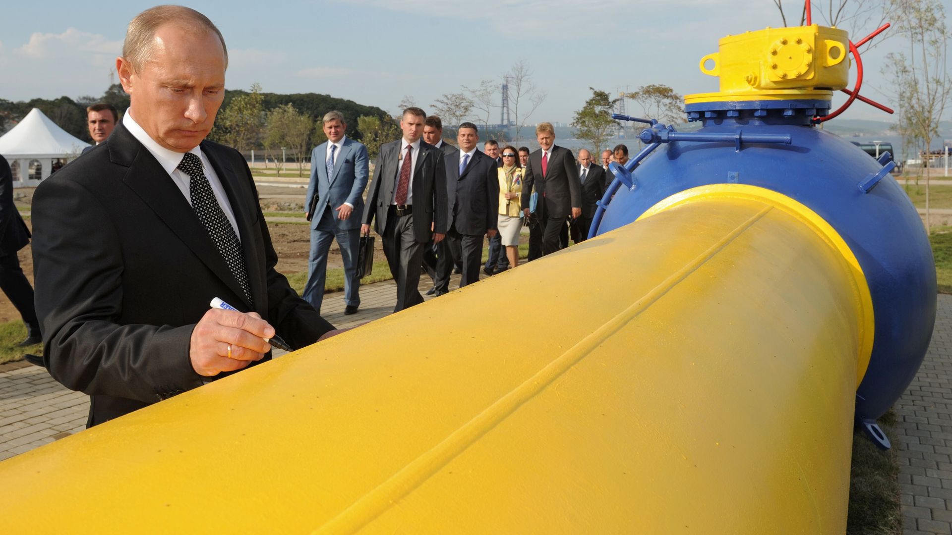 Putin exploits Europe&#39;s energy crisis - Axios
