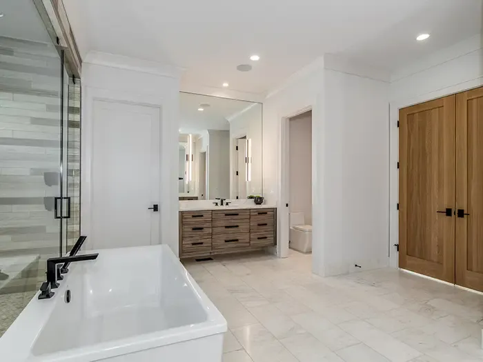 2715 Loch Ln bathroom