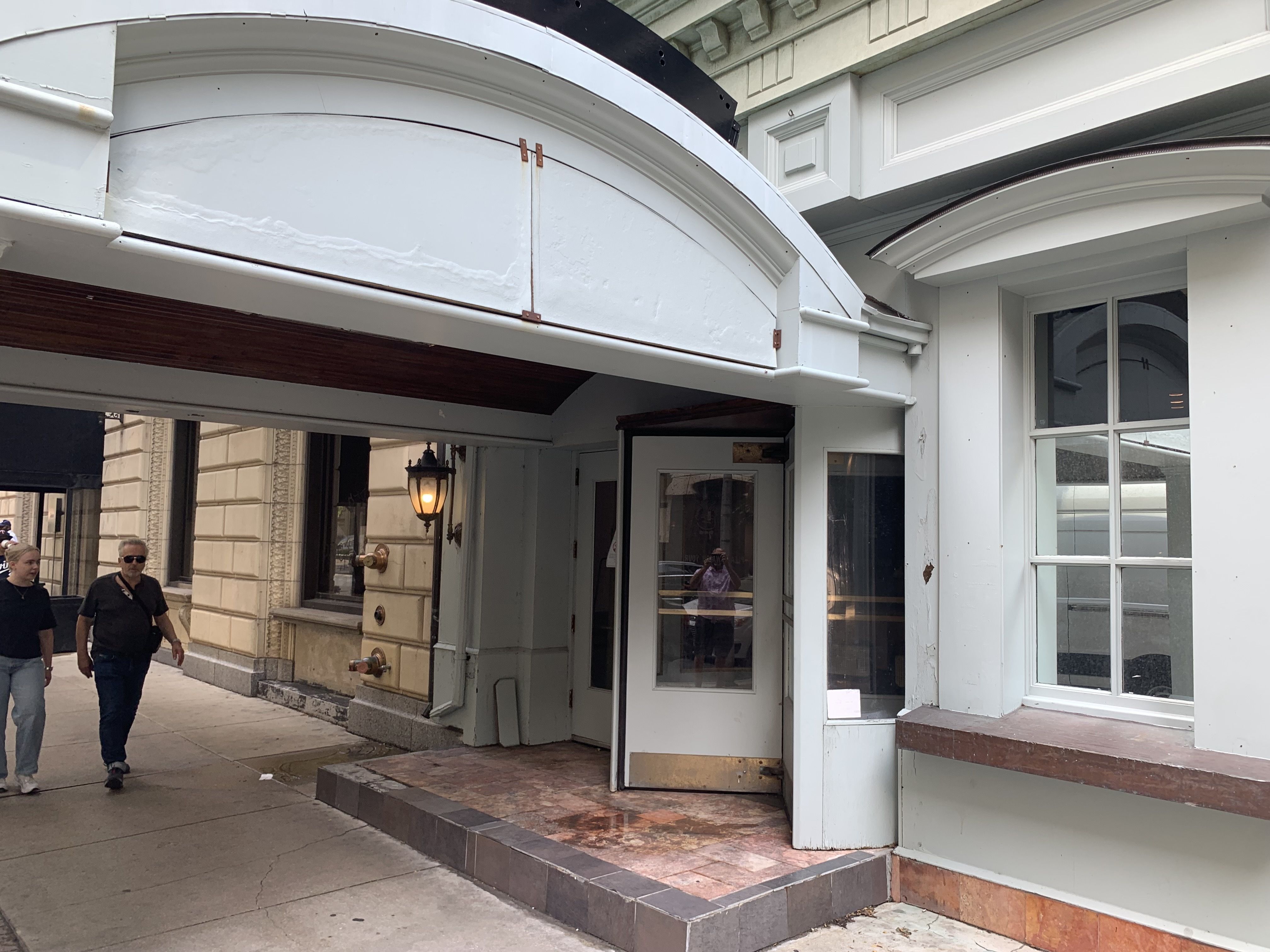 Photo of a vacant storefront restaurant