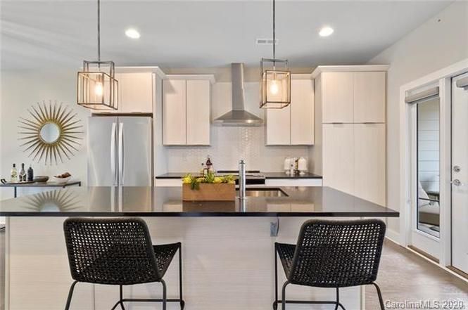 336 Uptown West Dr #63 kitchen