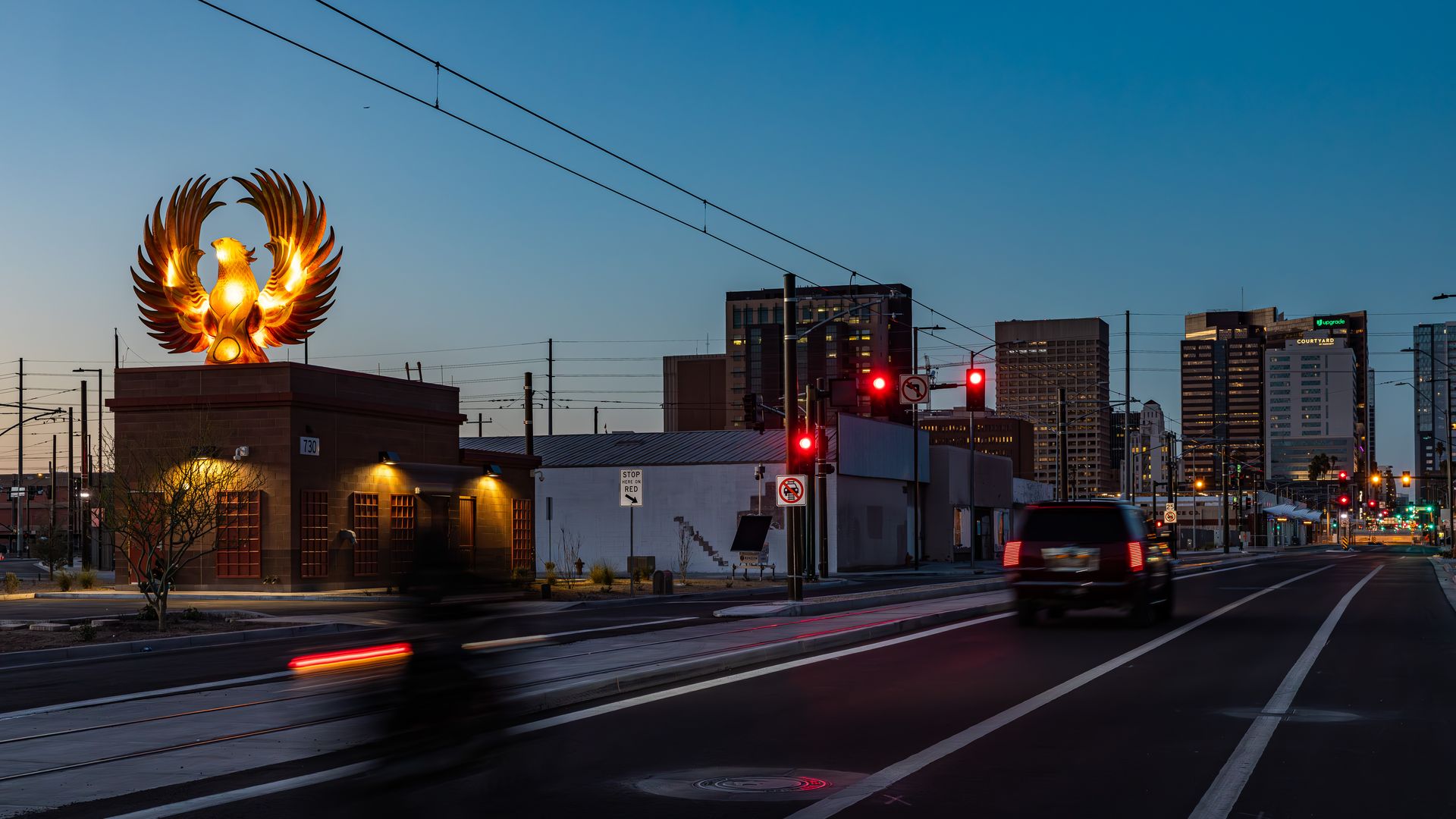 Art along Phoenix light rail extension dazzles - Axios Phoenix