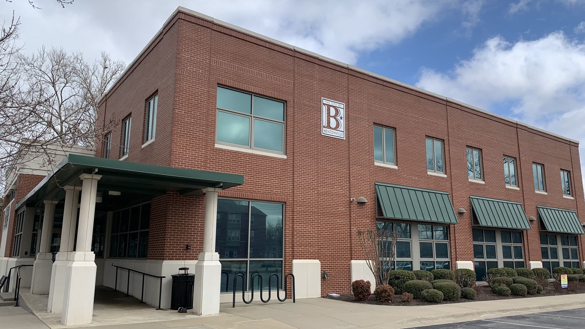 photo of bentonville city hall