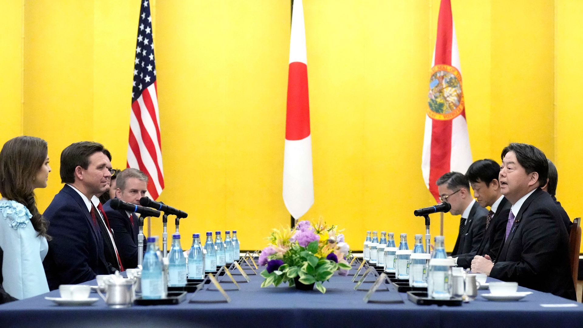Ron DeSantis (2nd L) and Japanese Foreign Minister Yoshimasa Hayashi 