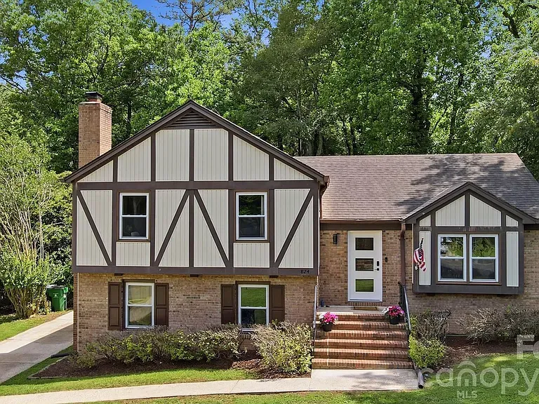 houses for sale clt