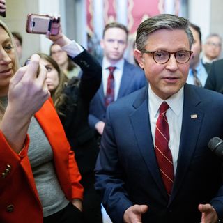 House Democrats help Mike Johnson end government shutdown, fund DHS and ICE