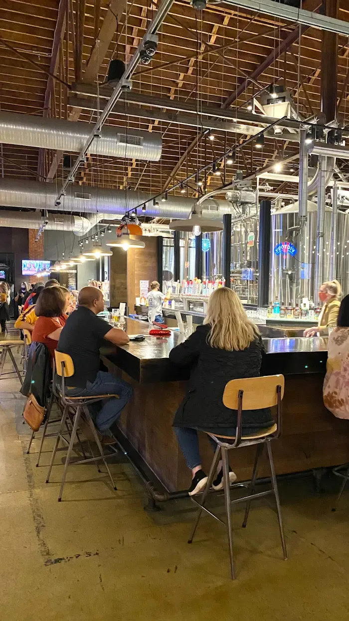 Brewers at 4001 Yancey patio