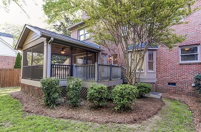 8525 Fairview Rd back