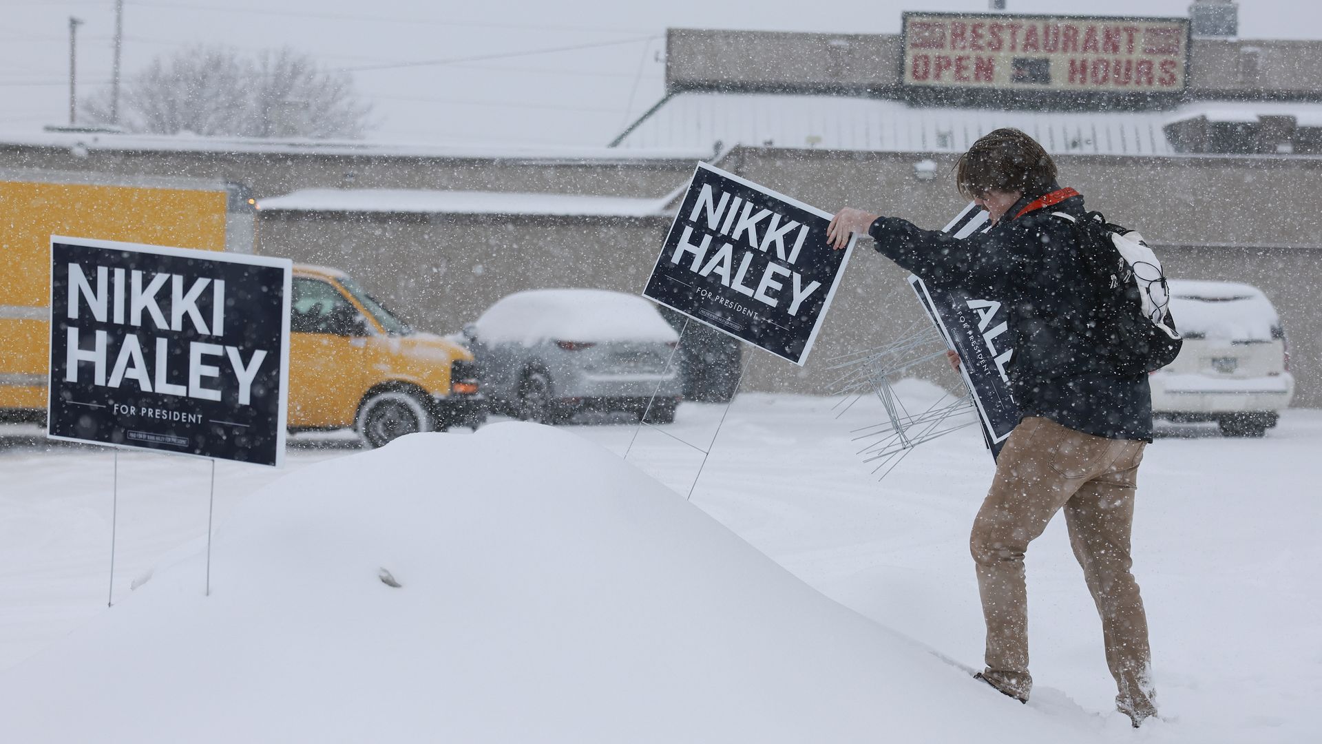 Nikki Haley volunteer getting signs