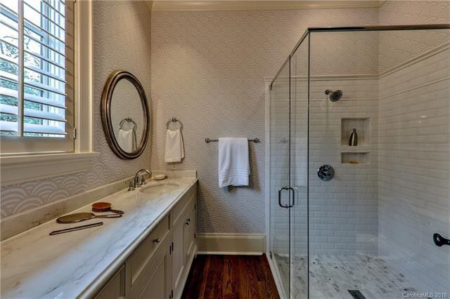 1119 Granville Road bathroom