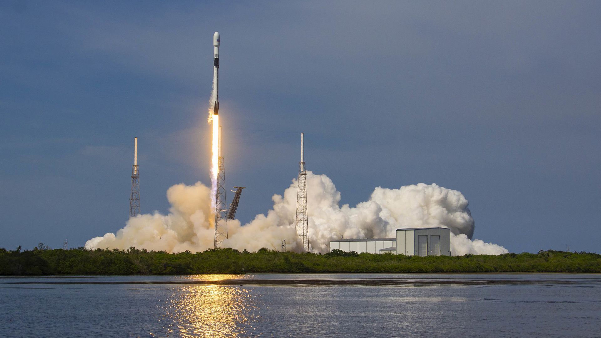 A SpaceX Falcon 9 rocket takes flight. Photo: SpaceX