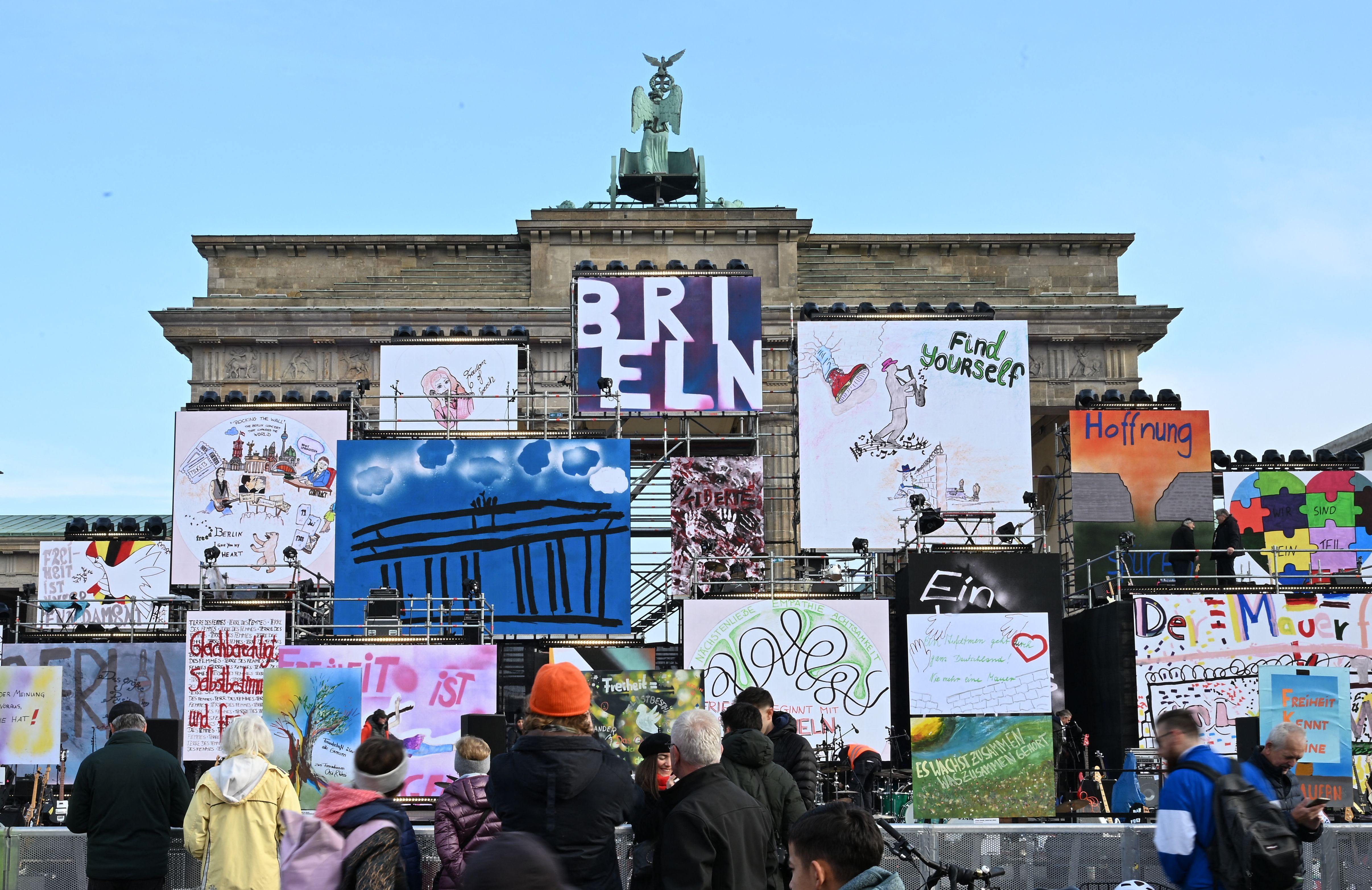 Brandenburg gate with art
