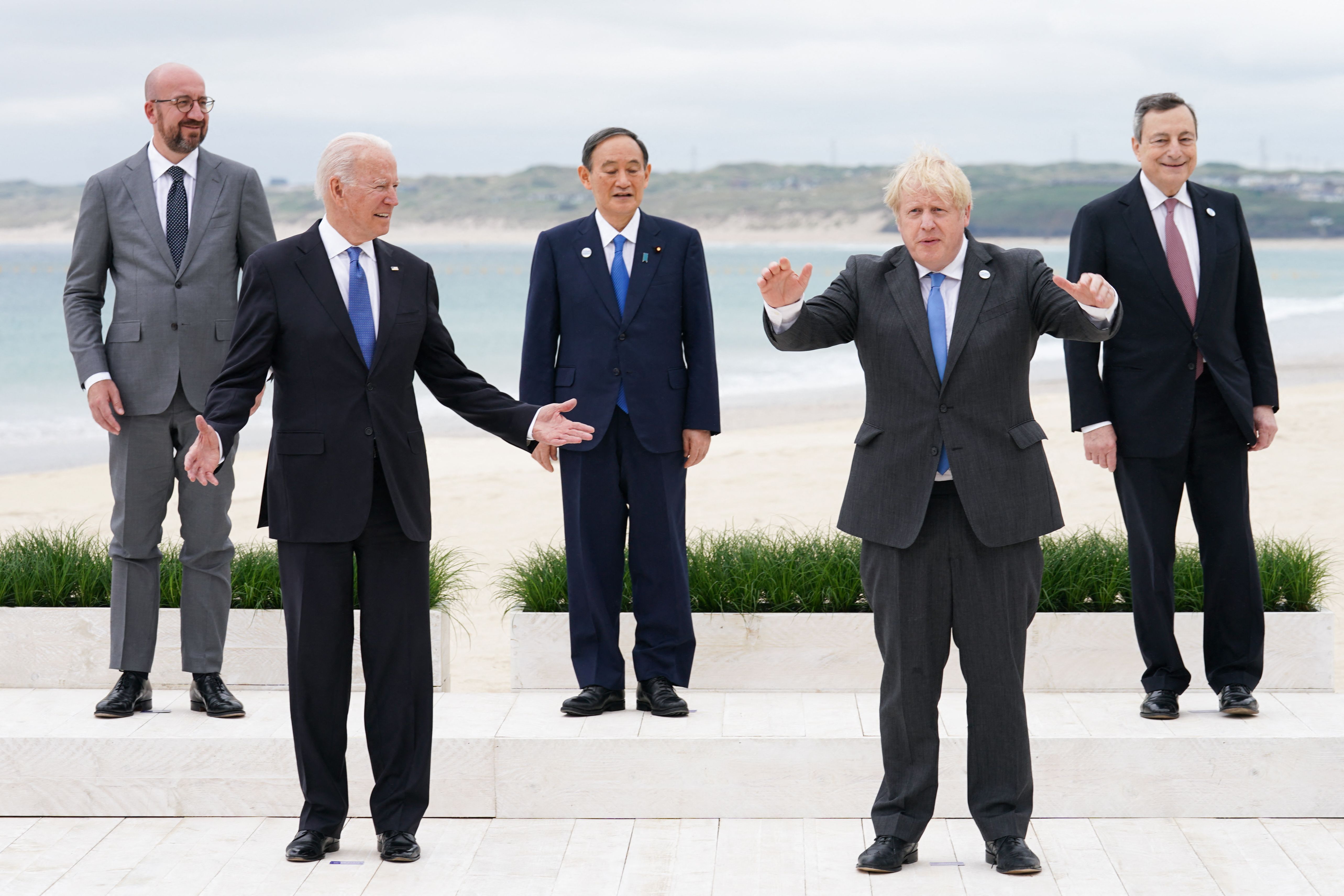 G7 leaders pose for "family photo" as summit kicks off…