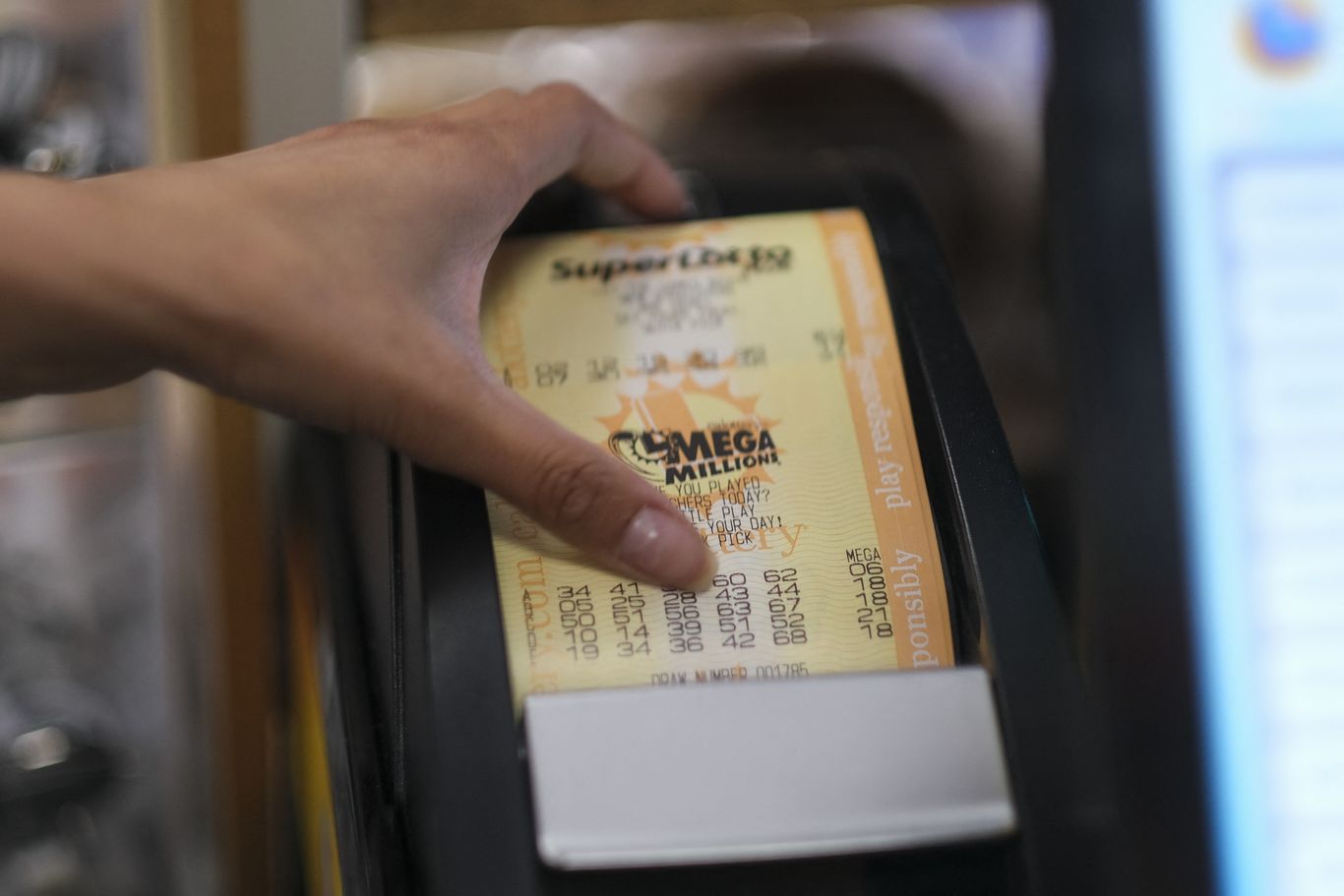 Mega Millions Ticket for $1 Billion Jackpot Was Sold in Michigan - The New  York Times