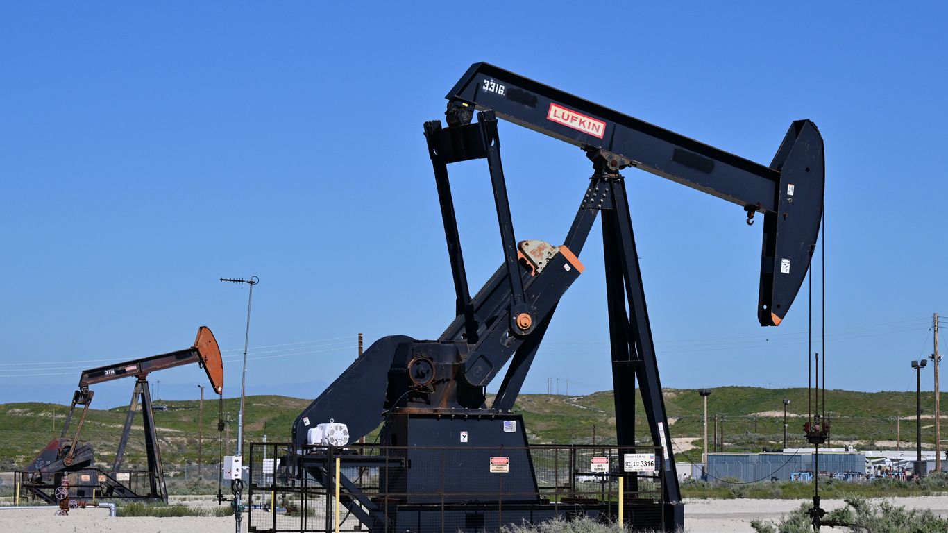 Oil climbs anew on mixed signals about Iran war's future