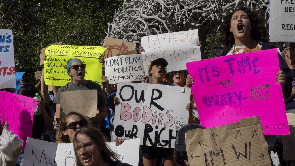 Wyoming abortion ban Judge temporarily blocks new law amid lawsuit