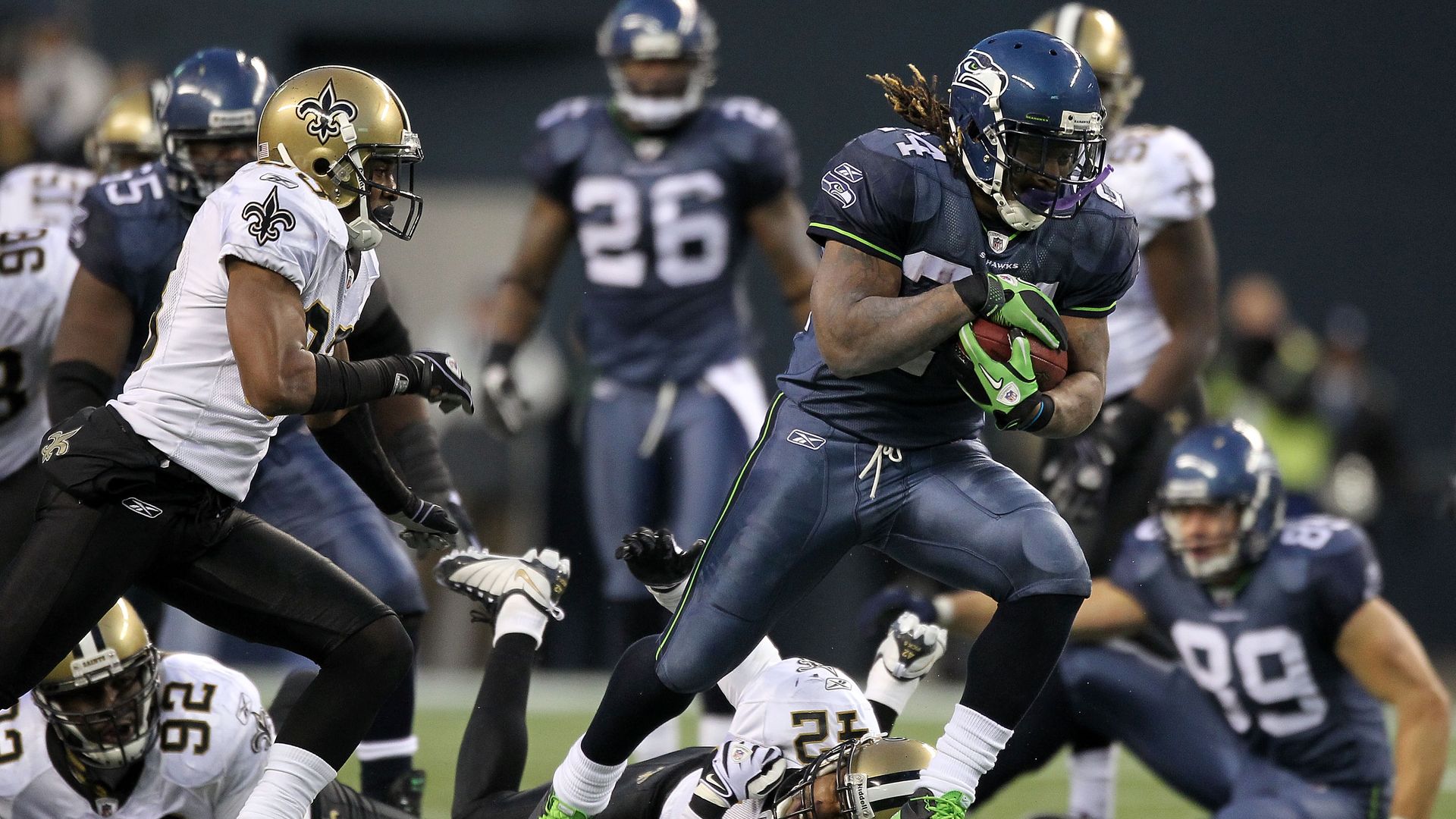 Marshawn Lynch running