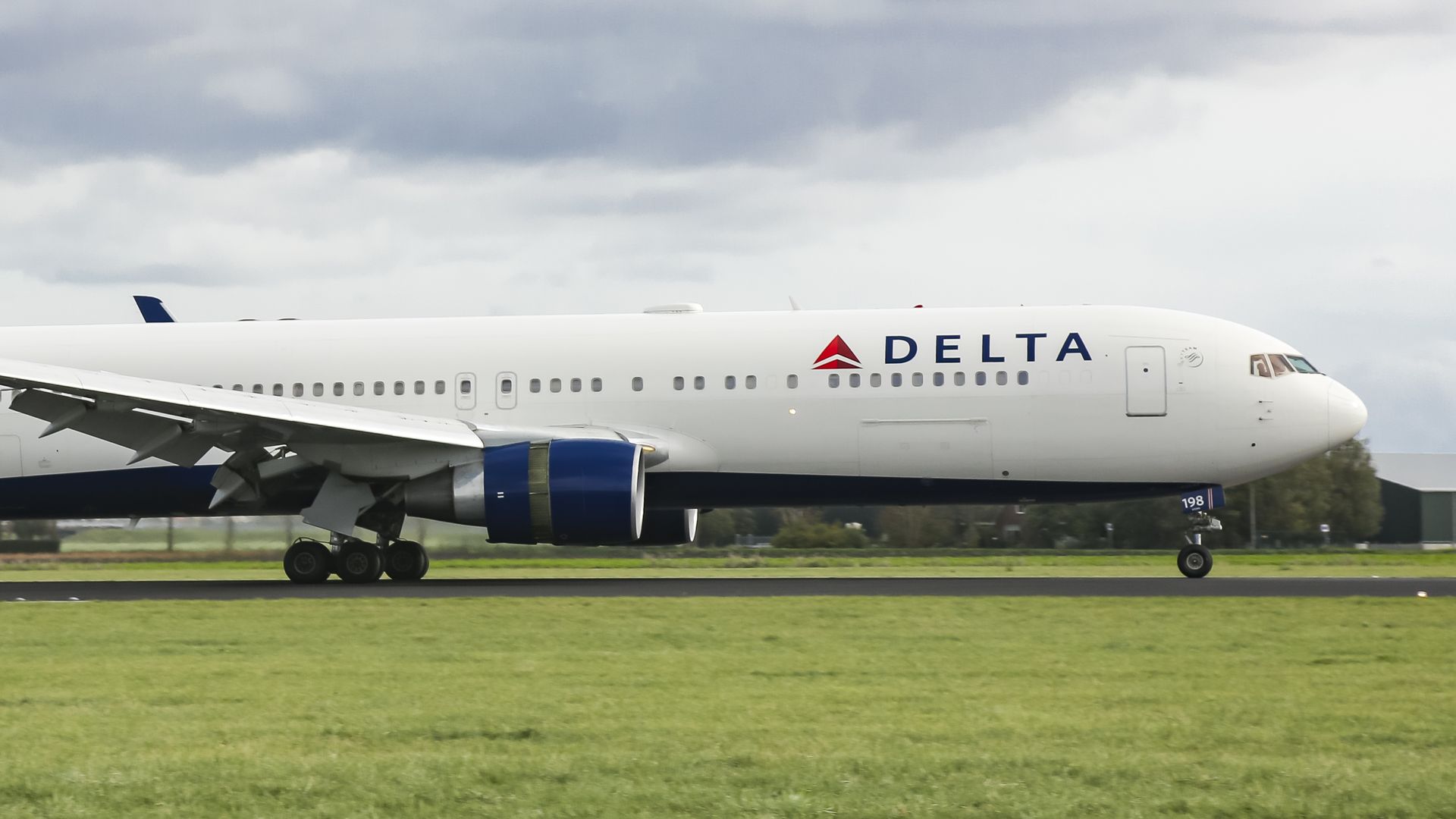 Delta airplane