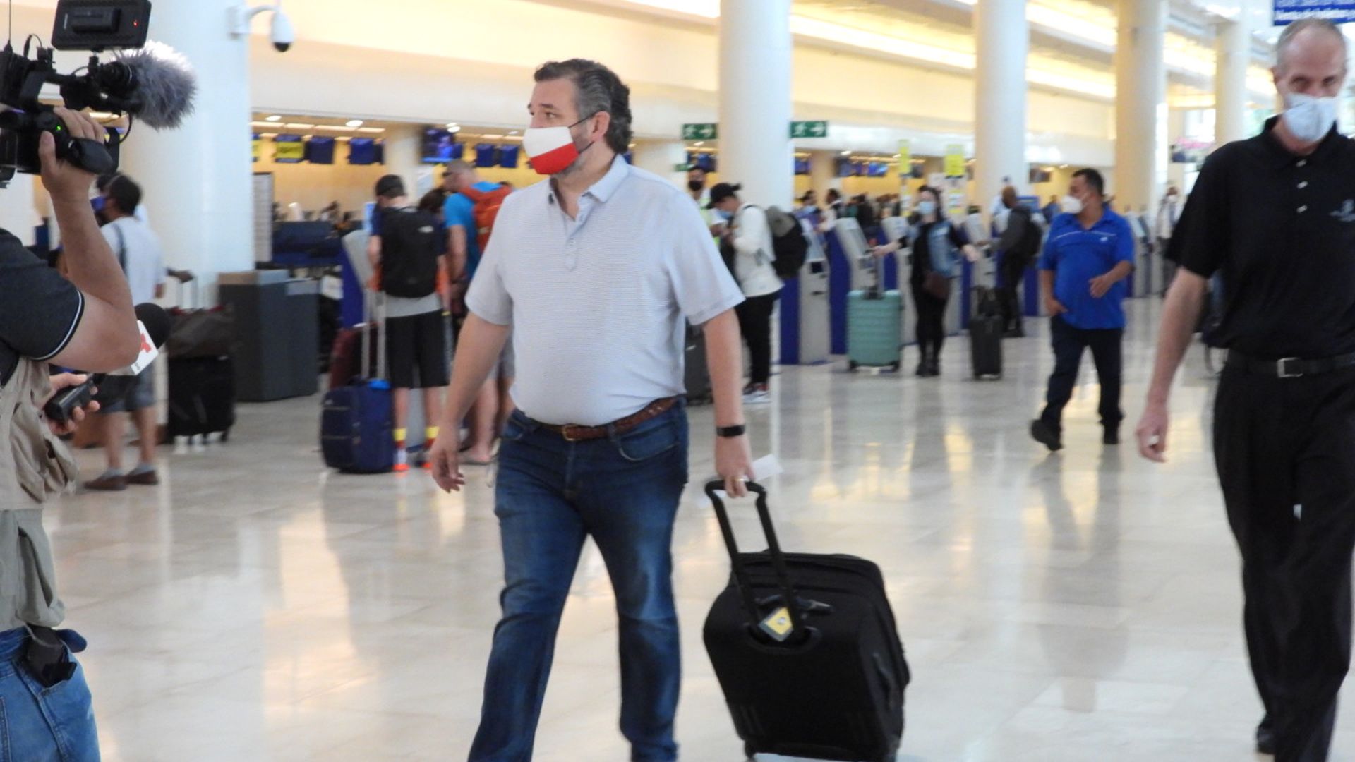 Ted Cruz in the airport