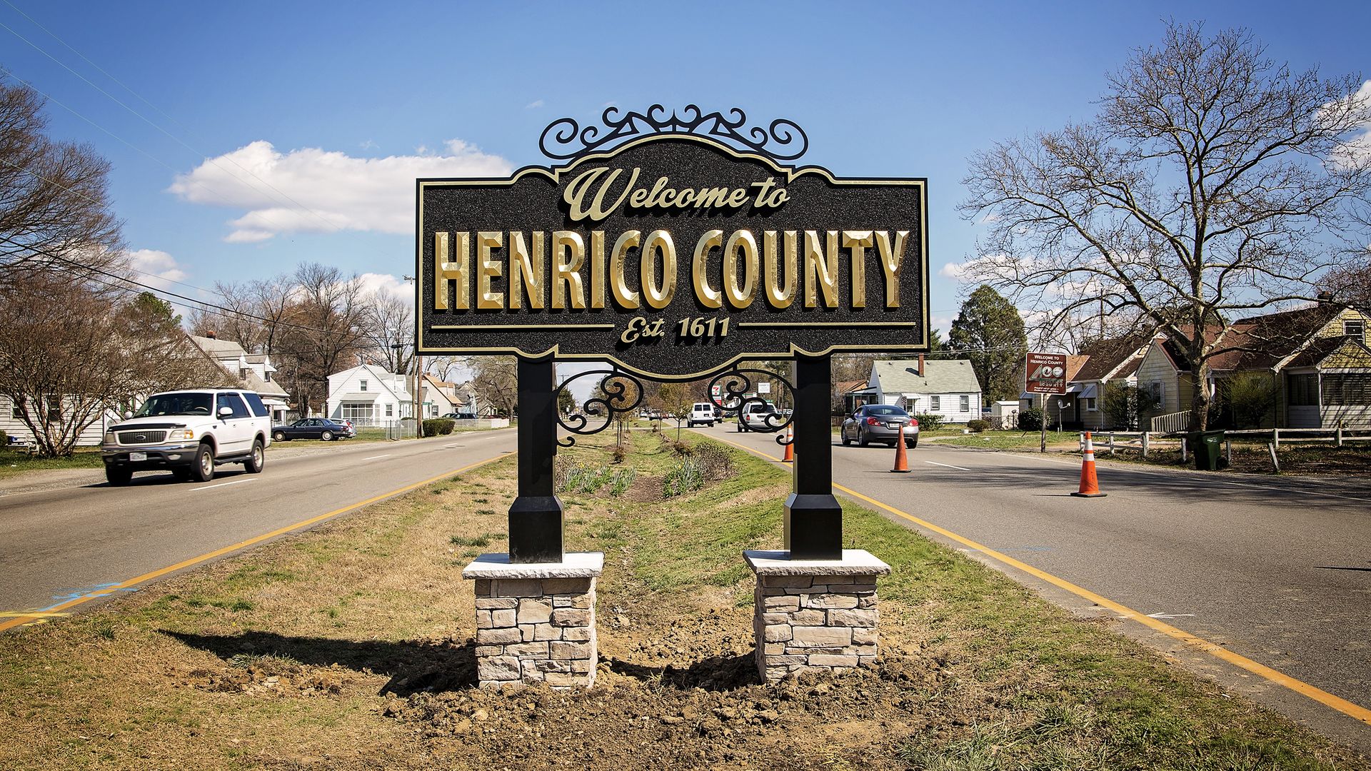 a sign that says Henrico county 