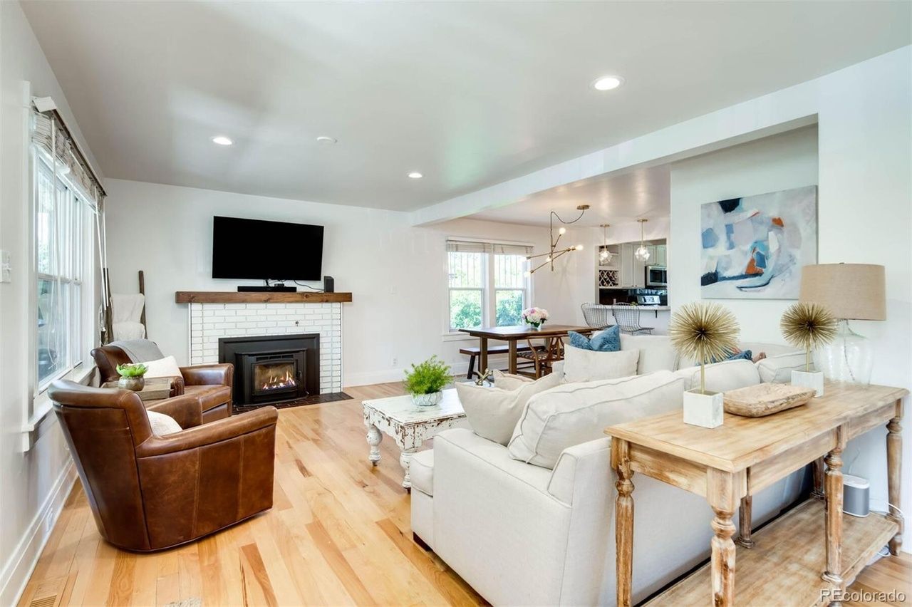 2174 S. Ogden St. living room