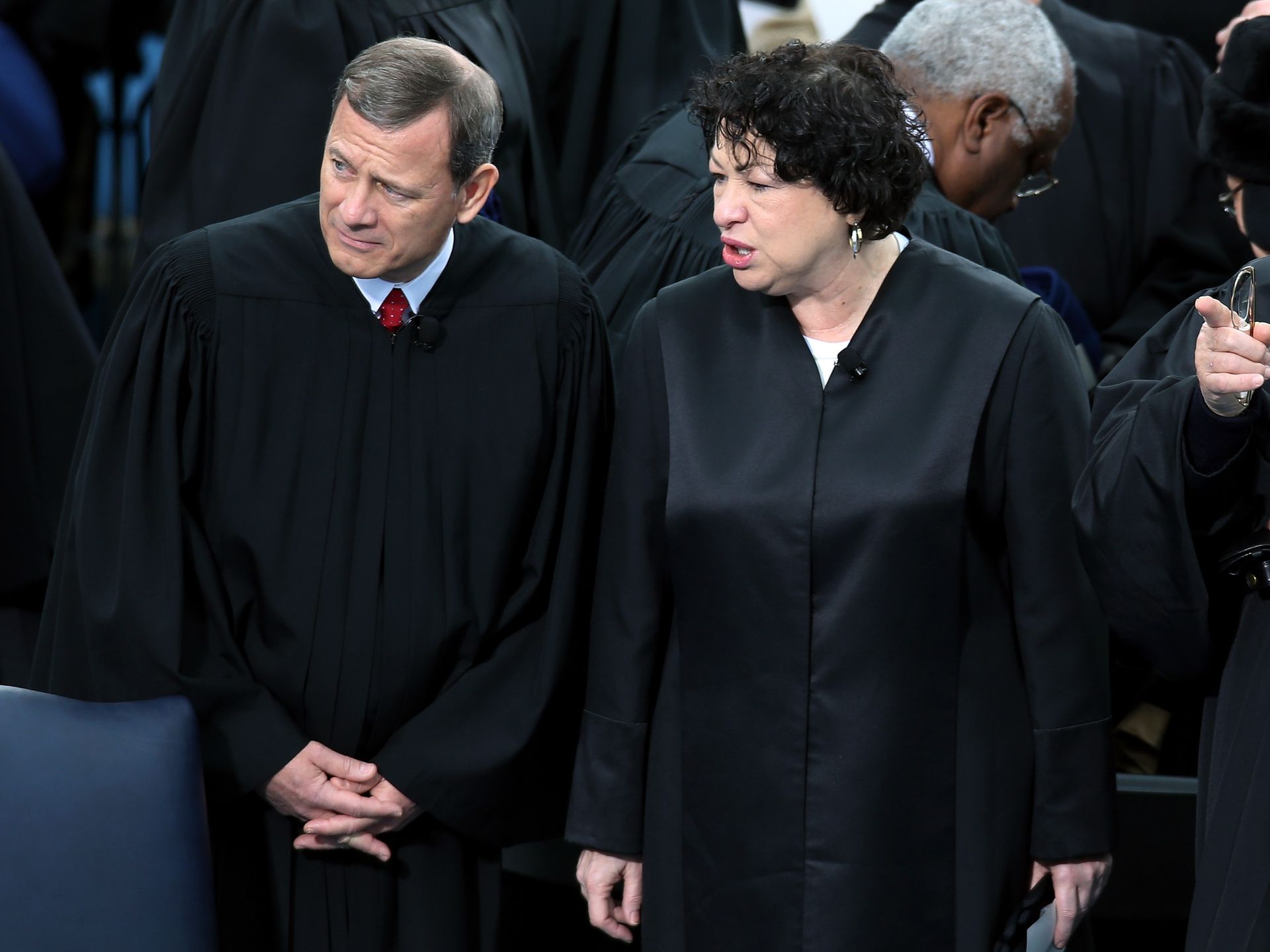 Chief Justice John Roberts joins 3 liberals in Texas abortion law dissent