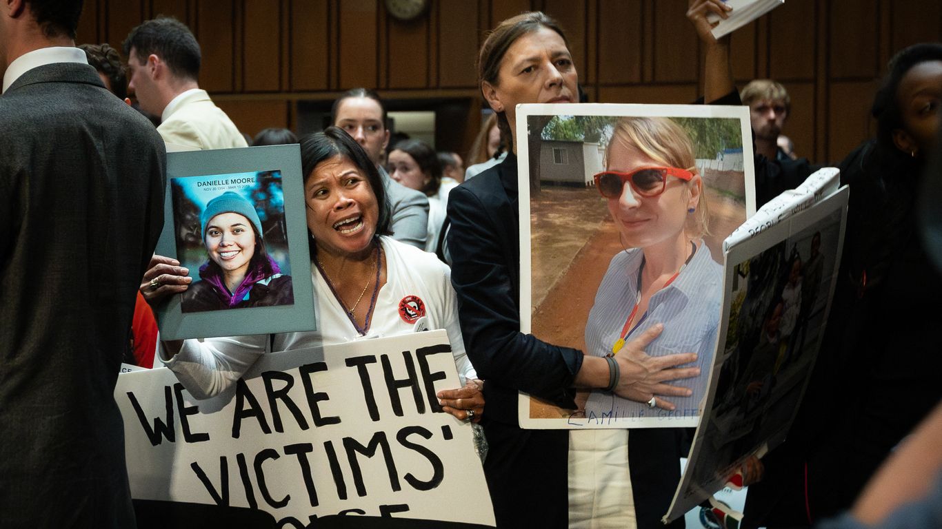 Boeing faces 24B fine demand from crash victims' families