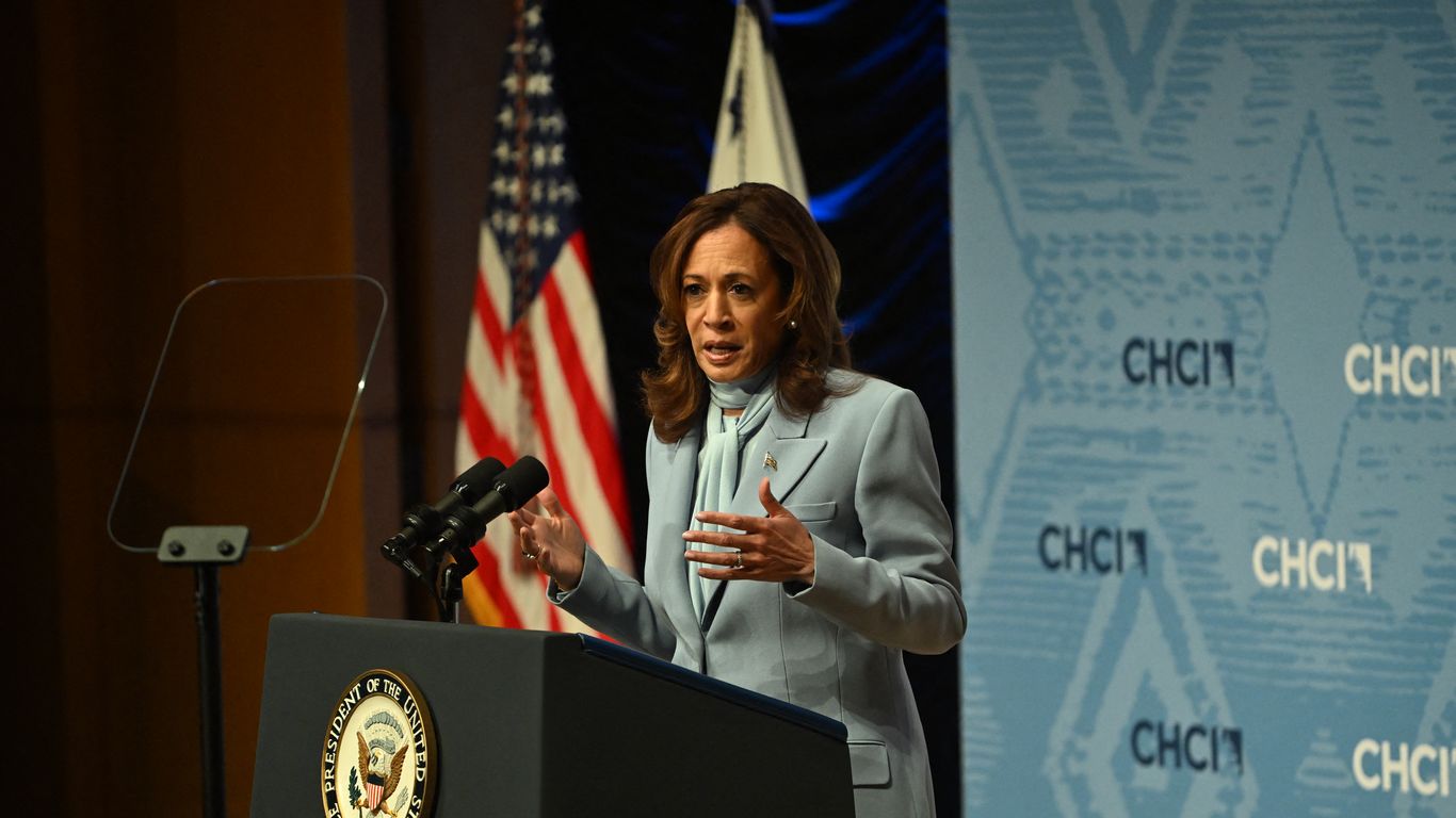 Kamala Harris talks immigration reform at Congressional Hispanic gathering