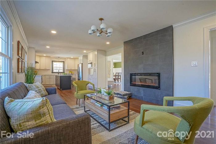 3623 Johnny Cake Ln interior