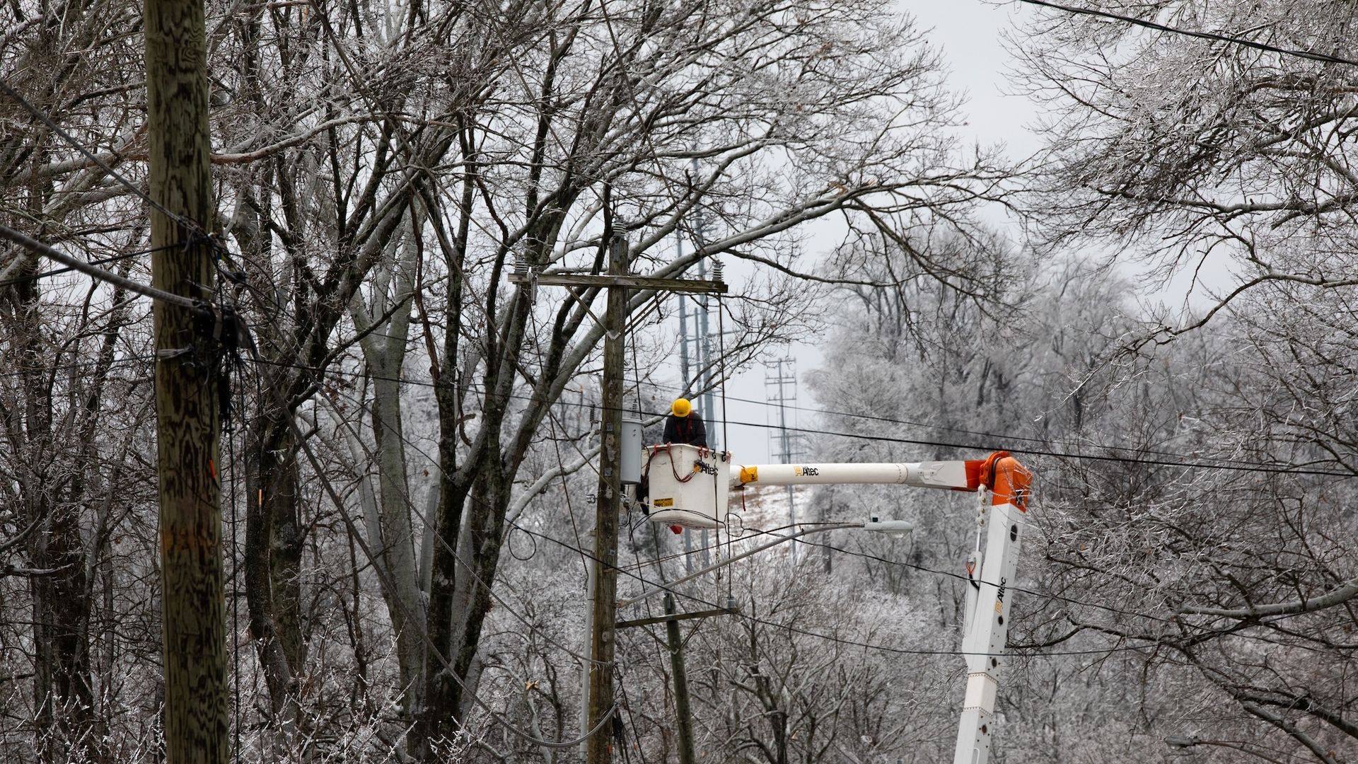 A linemen makes a repair in Nashville following the Jan. 25 ice storm.